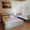 Apartments and rooms with parking space Brela, Makarska - 6895 - Brela