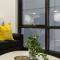 Trendy 2-Level CondoHuge Terrace FREE PARKING