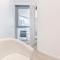 Sleek Apt Featuring Enchanting St Kilda Views - Melbourne