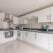 Modern Home - Slough, Heathrow, Pinewood - Parking - Langley Marish