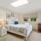 Cozy Retreat on Commercial Street for 2