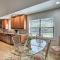Spacious Seabrook Home with Patio 1 Mi to Beach! - سيبروك