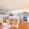 24 Irawari Crescent - pool, air con, pet friendly, boat parking