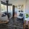 Trawalla Farm Stays - Entire House and Large Pool Bar - Perfect for Groups