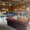 Trawalla Farm Stays - Entire House and Large Pool Bar - Perfect for Groups