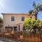 Panoramic views with terrace in heart of Kalk Bay - 卡尔克湾