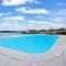 Turtle Cove, Lakefront Pool - Four Seasons