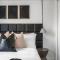The Loki I Patio & BBQ I Sleeps 5 I Downtown I TV