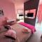 Studio Pink com ar, varanda, academia e piscina - Жуис-ди-Фора