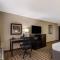 Clarion Pointe Lake Jackson - Clute
