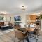 Downtown Windsor Home with Hot Tub and Pool Table - Windsor