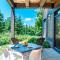 Lakefront and Mountain View - Resort Studio - Lac-Supérieur