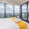 Top Floor Harbour View and Skytower View Apartment in CBD - Auckland