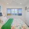 Manor Del Monte - Poolside Bliss and Oceanfront Oasis