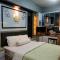 Tanglin Orchard Apartment (2BR)