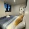 IN1103-1 BR Modern Apartment in Vibrant Southbank