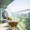 Elegant 1BR Retreat with Rooftop Pool in JVC - Dubaj