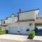Lovely Home In Donji Prolozac