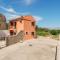 Pet Friendly Home In Nin With Kitchen