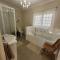 AppleBee Guest Cottages - Grahamstown