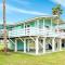 Fun in the Sun! Cozy Beach Pad, Gulf Views and Easy Access to the Sand!