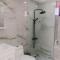 Oceanfront 3 Bedroom With Jacuzzi and Pool