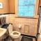 Charming 2 Bedroom Suite in Cloverdale District - مونتغومري