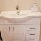 Modern Home near London ensuite room, 3 toilets - 阿夫雷