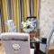 Modern Home near London ensuite room, 3 toilets - 阿夫雷