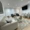 Cozy, brand-new, 2BDR,walkout apt, free parking - 列治文山