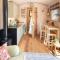 Romantic Shepherds Hut, Devon with outside bath - 克雷迪顿