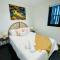 Entire Unit in Front of Crown with Free Parking & Pool