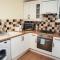 Barroon Castle Apartments, Near Airport, Free Parking, By DerBnB