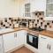 Barroon Castle Apartments, Near Airport, Free Parking, By DerBnB