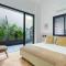 Sunlit Garden Oasis in Tel Aviv - 特拉维夫