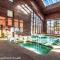 Royal Queen Suite Pool-Spa Ski-in out Gym, Sauna, Laundry, BBQ - بريان هيد