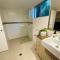 Strand to Stadium - Perfect central location in Townsville City