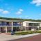 Canal Rocks Beachfront Apartments