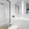 Gorgeous City Views 70th Floor 3BR Apartment with Pool and Gym - Melbourne