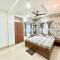 Modern 3BHK Apt for Big Groups & Family on EM Bypass - Kalkutta