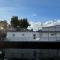 Float uniquely on Liverpool Waterfront on our high end 8 berth Houseboat - ليفربول
