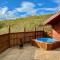 Private cottage on Golden Circle with hot tub