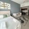 Studio Apartment with Stunning Marina Views - Dubaj