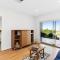 Views on Seascape - Beachfront accommodation