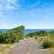 Views on Seascape - Beachfront accommodation