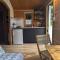 The Bee - Trekkershuts & Apartment