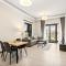 Canal View 1BR w Spa, Sauna, Pool & Gym