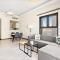 Canal View 1BR w Spa, Sauna, Pool & Gym