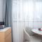 VX Hotel Shanghai Yixian Road Dabaishu