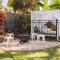 Enjoy the summer pool side - Buddina